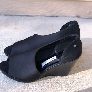 🔥🔥Dana Bachman Black Shoes. 👋👋